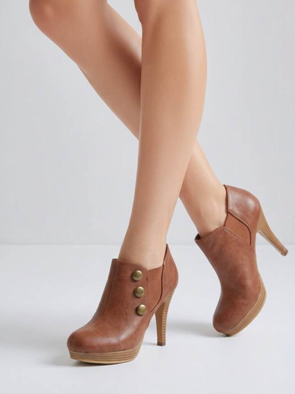 Fioni Women's Brown Platform Ankle Booties